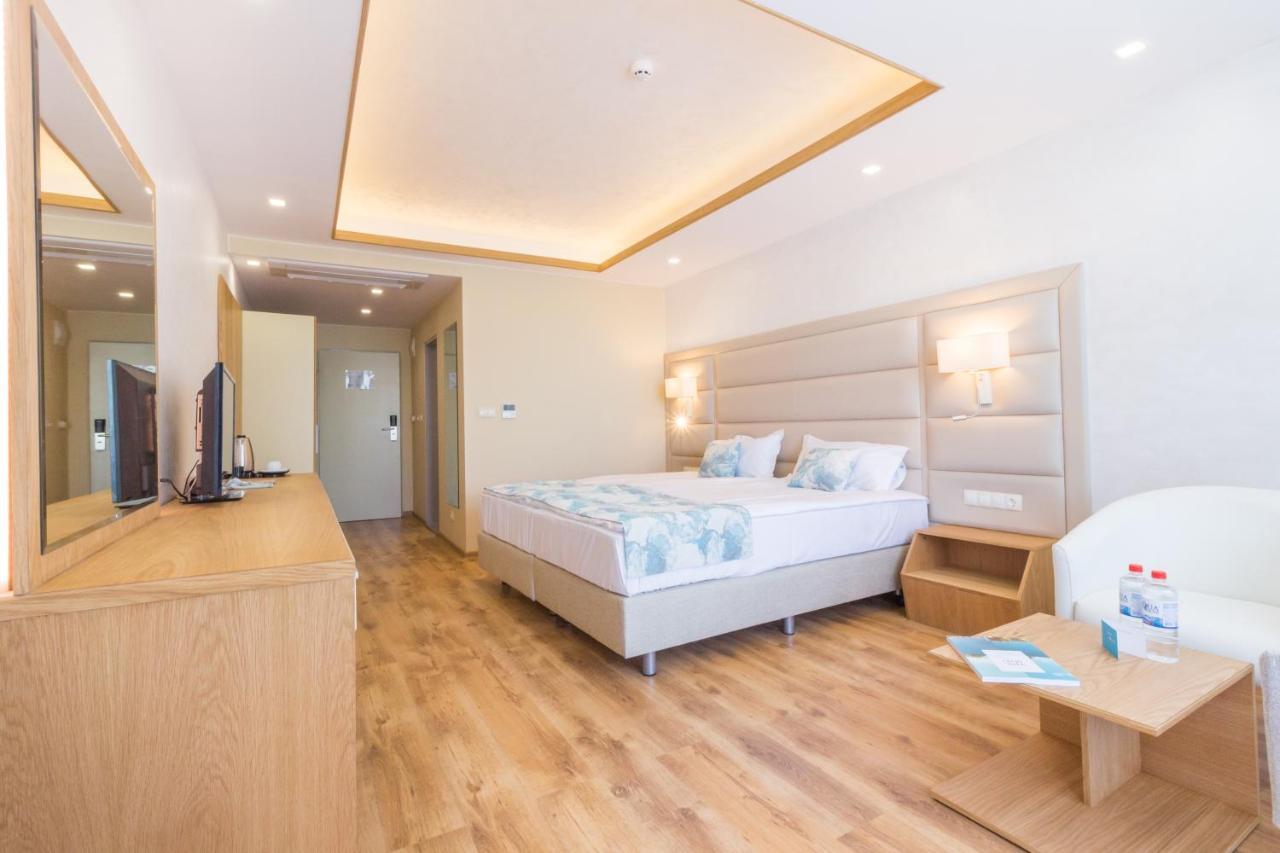 Bilyana Beach Hotel เนเซบาร์ ภายนอก รูปภาพ