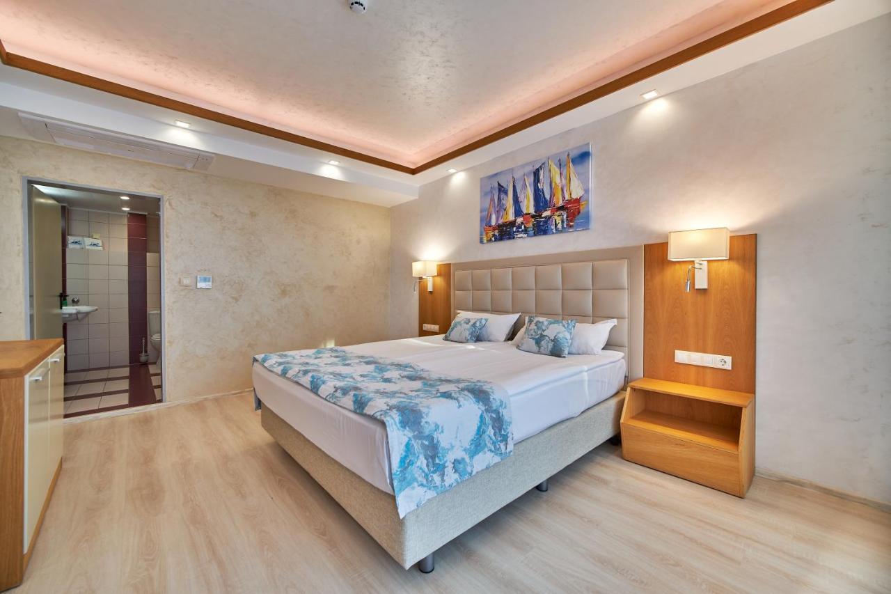 Bilyana Beach Hotel เนเซบาร์ ภายนอก รูปภาพ