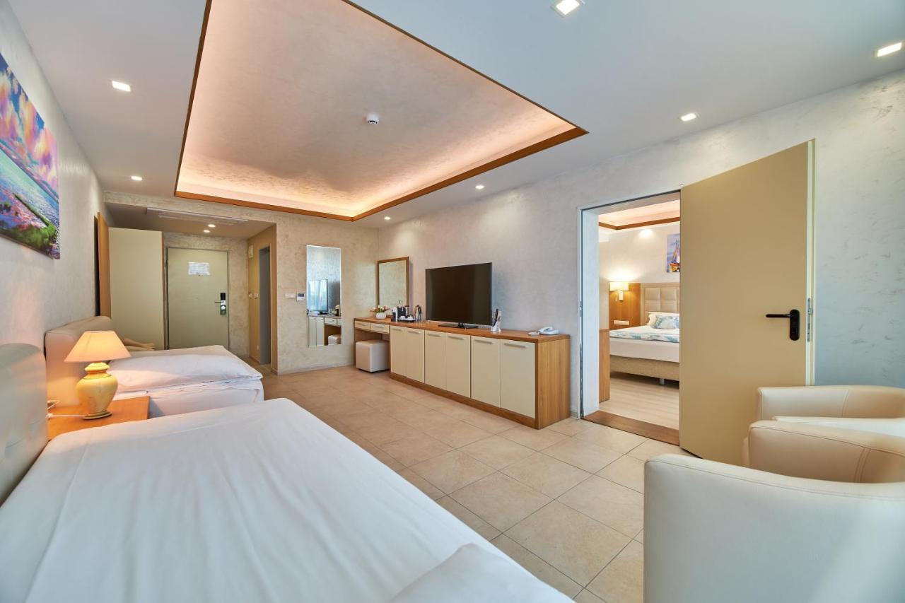 Bilyana Beach Hotel เนเซบาร์ ภายนอก รูปภาพ