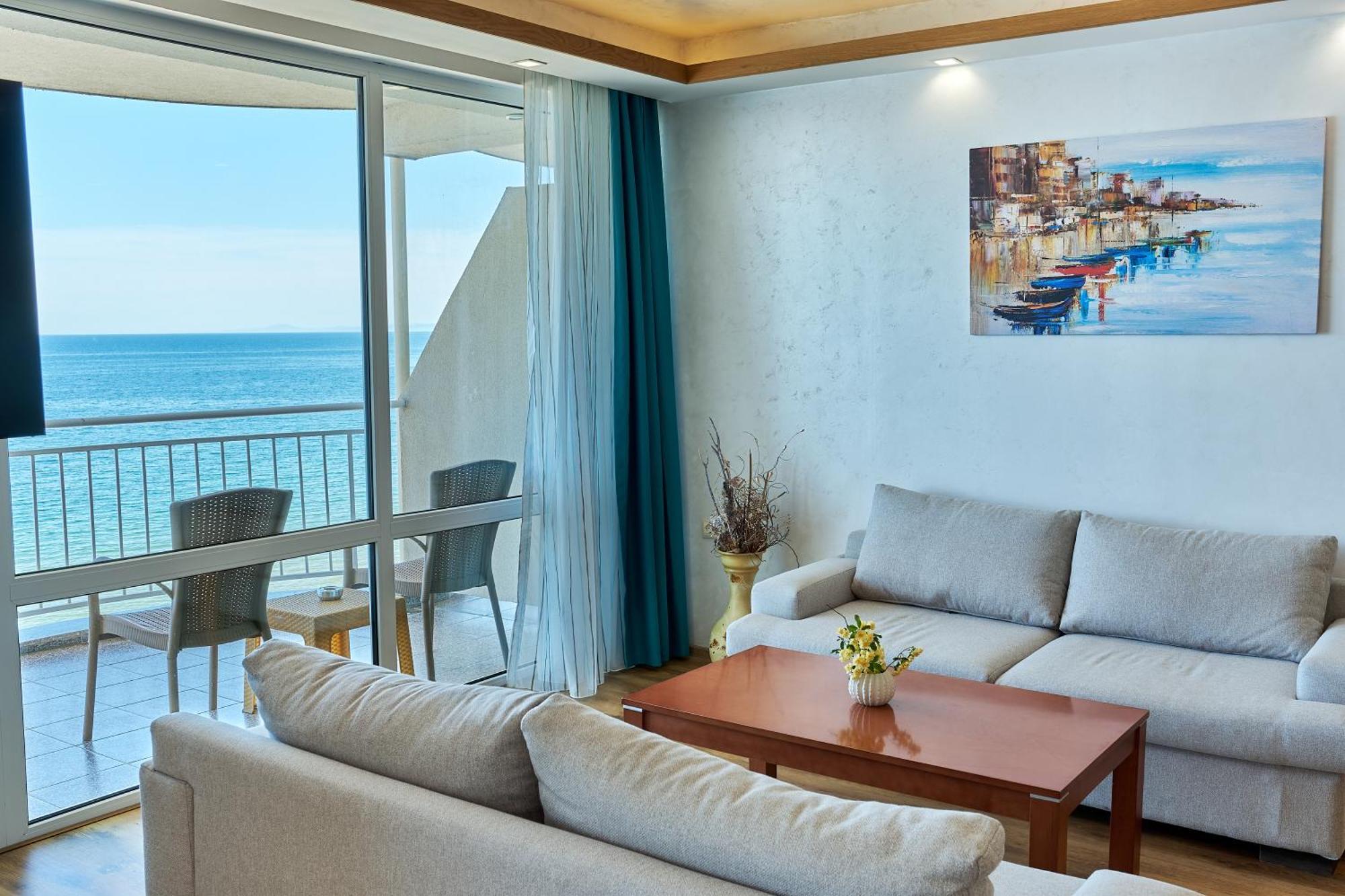 Bilyana Beach Hotel เนเซบาร์ ภายนอก รูปภาพ